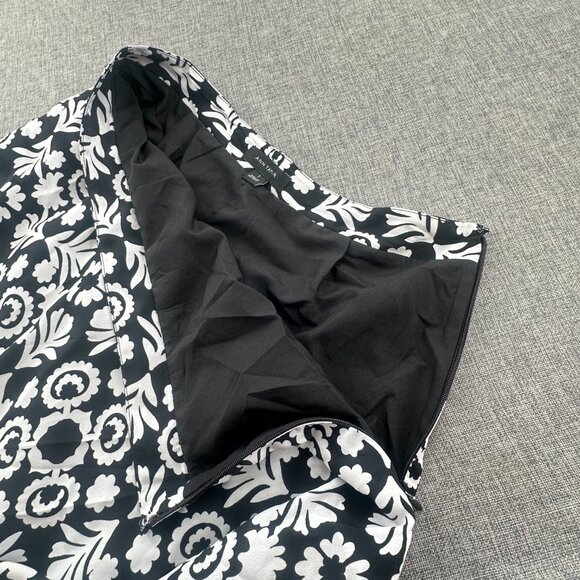 ANN TAYLOR Floral Skirt Flowy Knee Length Classy Black White 2 Lined Polyester - Picture 9 of 12